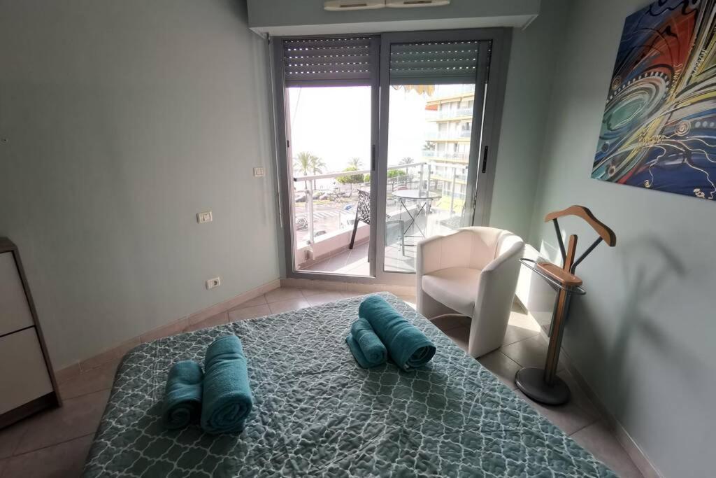 Appartement 6 Personnes Face A La Mer Cagnes-sur-Mer Zewnętrze zdjęcie